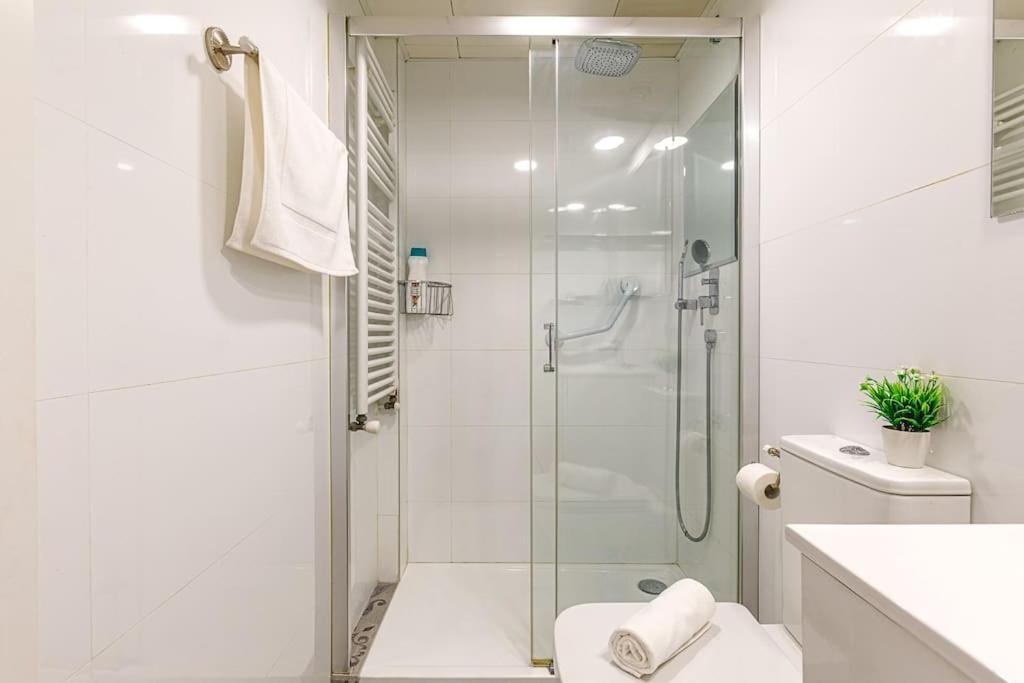 Moderno Apartamento Con Ac En Lorenzo Casanova Apartment Alicante Luaran gambar